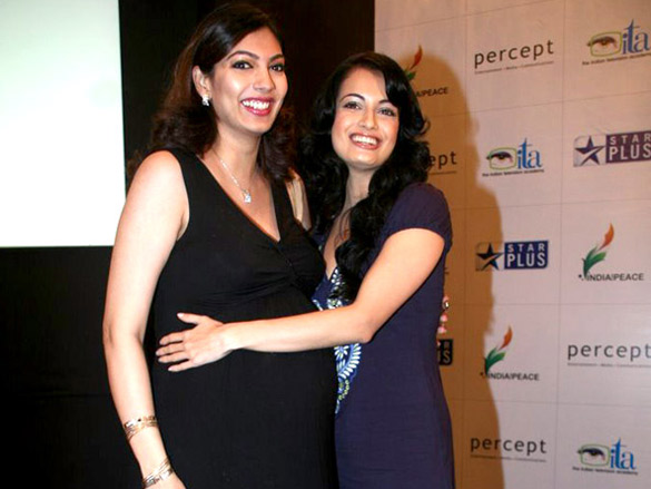 dia and yukta at gr8 music concert media meet 3