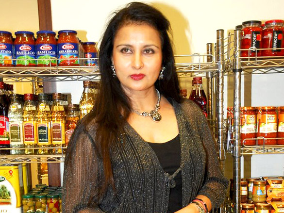 diana hayden and others grace natures basket store launch 4
