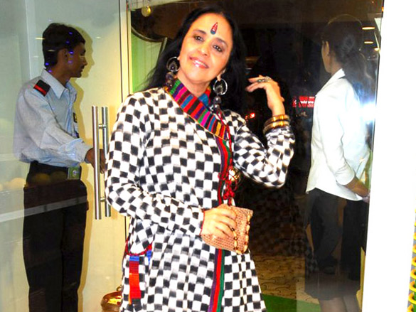 diana hayden and others grace natures basket store launch 13