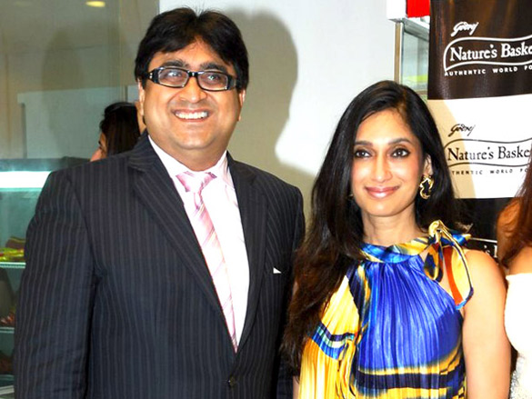 diana hayden and others grace natures basket store launch 14