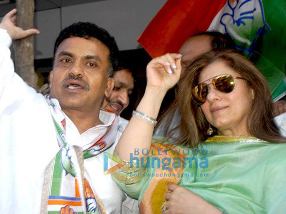 dimple kapadia campaigns for politician sanjay nirupam 4