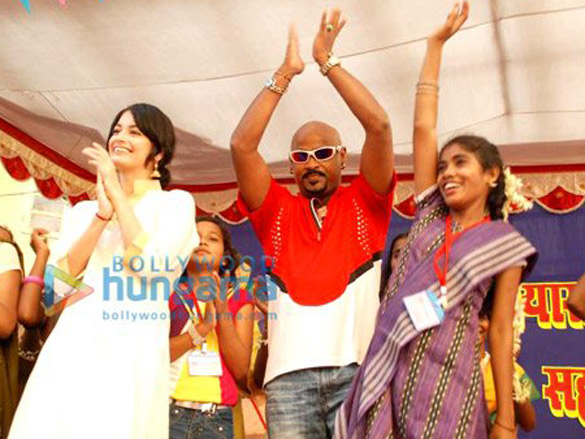 diwali celebration for street girls by ngo anmol 7