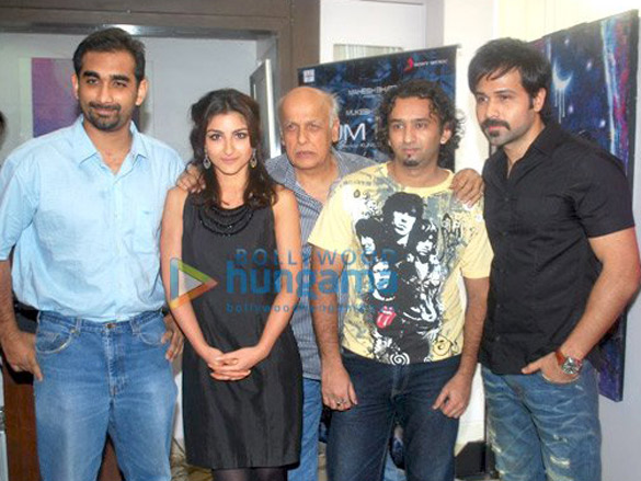 emraan and soha ali khan unveil tum mile 3d painting 3
