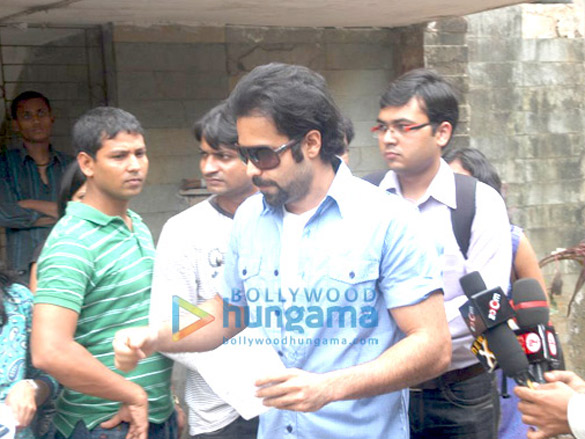 emraan clarifies on bandra flat issue 3
