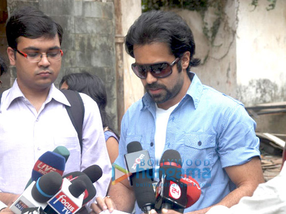 emraan clarifies on bandra flat issue 6