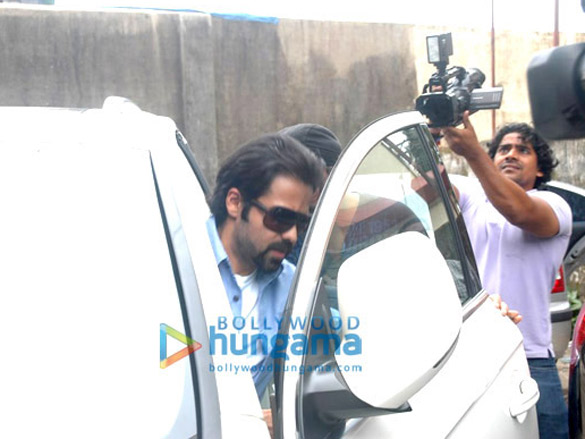 emraan clarifies on bandra flat issue 9