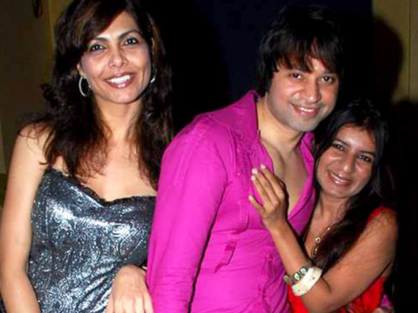 glamorous models at yuvraaj parashars birthday bash 19