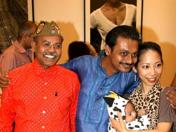 jackie shroff graces pratim banerjees art exhibition 6
