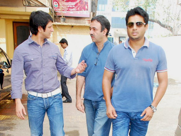 promotion of 3 idiots on radio mirchi 5