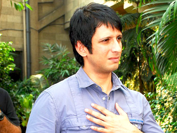 promotion of 3 idiots on radio mirchi 6