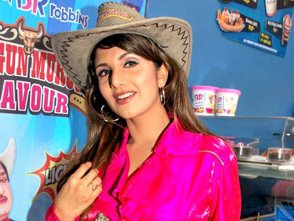 promotion of the film quick gun murugun at baskin robbins 7