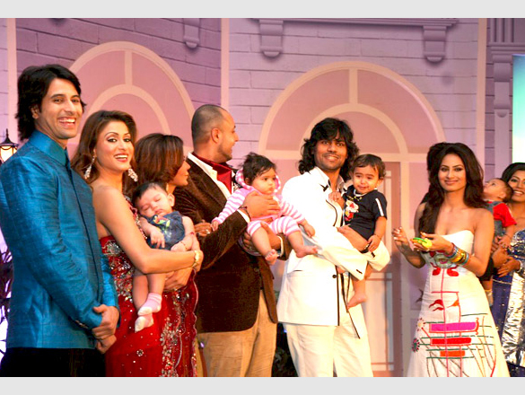 rakhi and tv celebs at the launch of pati patni aur woh 6