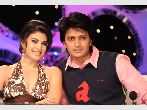 ritesh and jacqueline promote aladin on comedy circus 3 3
