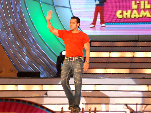 salmanajay and asin promote london dreams on sa re ga ma pa lil champs finale 15