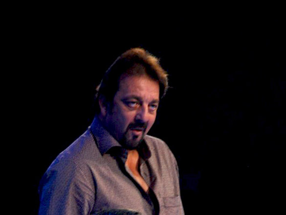 sanjay dutt and ajay devgan promote all the best 7
