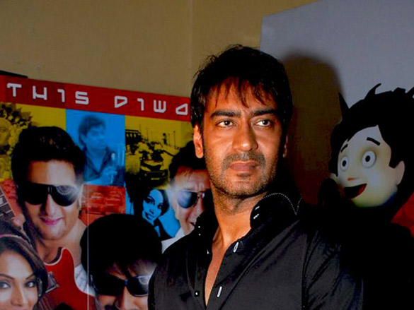 sanjay dutt and ajay devgan promote all the best 14