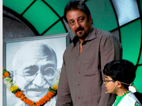 sanjay dutt and ajay devgan promote all the best 17