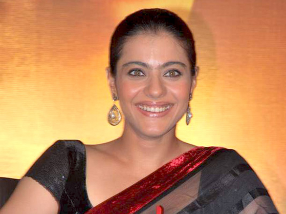 shahrukhkajol and karan unveil the first look of my name is khan 13