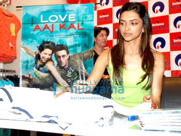 deepika promotes love aaj kal in mumbai 9