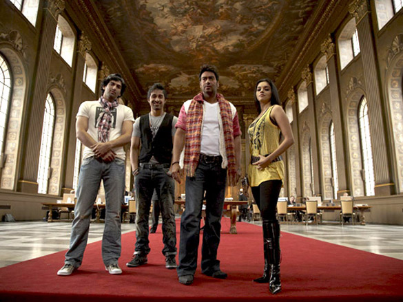 ajay devganasinrannvijay singhadithya roy kapoor 3