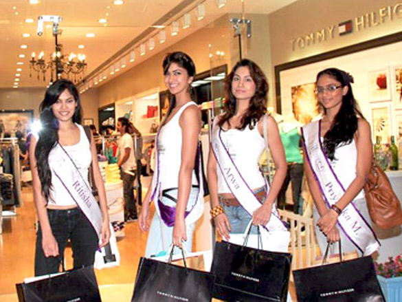 i am she miss universe 2010 pageant contestants go shopping 2