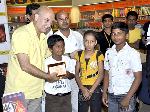anupam kher unveils the princely gift book 8