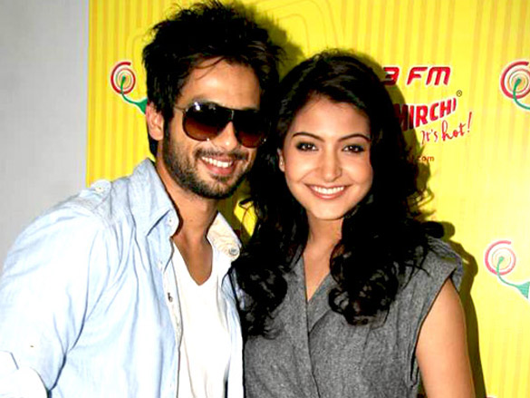 badmaash companys cast on radio mirchi 98 3 fm 6