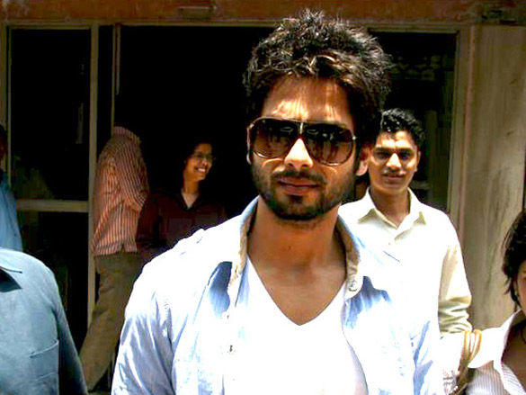badmaash companys cast on radio mirchi 98 3 fm 8