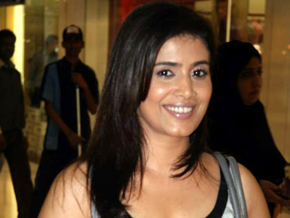 sonali kulkarni at camp audio launch 6