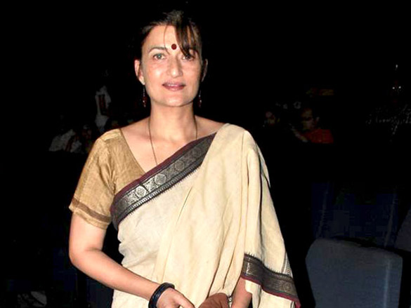 sarika at get rid of my wife play 2