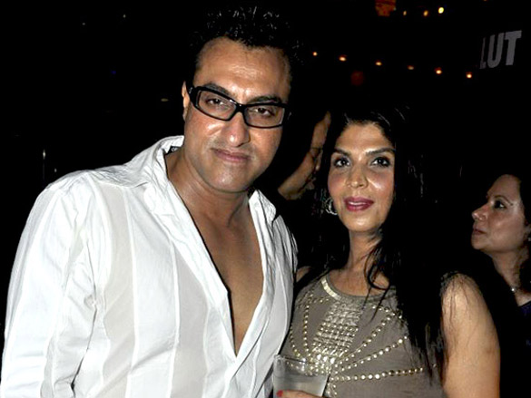 zeenat aman and amrita rao walk the ramp for beti cause 24