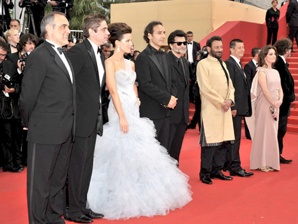 shekhar kapur attends the opening night premiere of robin hood at 63rd annual international cannes film festival 3