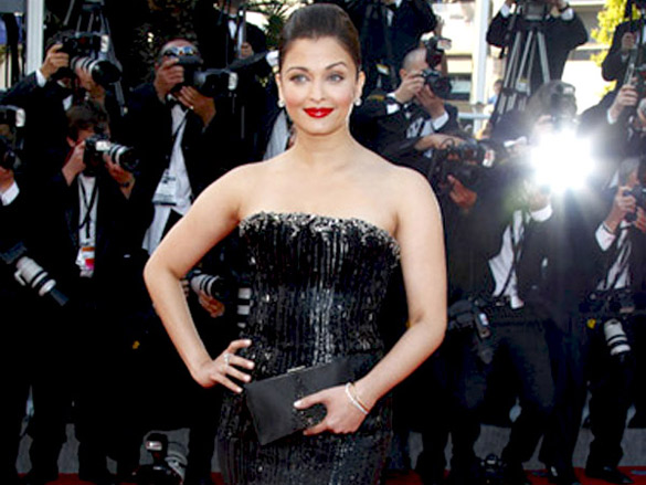 aishwarya rai bachchan attends the premiere of on tour at 63rd annual international cannes film festival 6