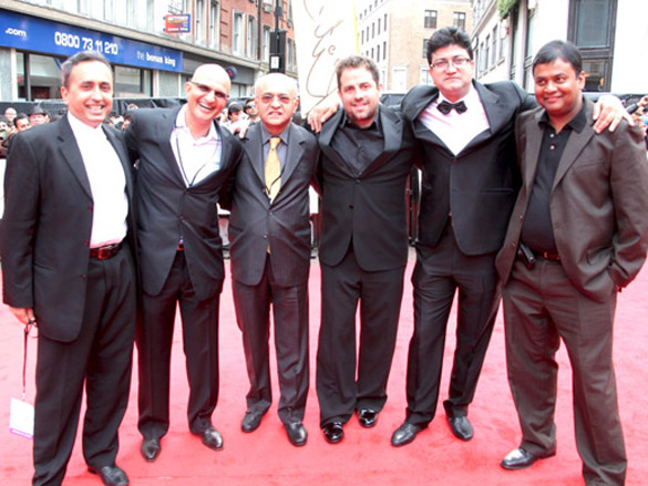 hrithik roshan attends the european premiere of kites at odeon west end in london 29
