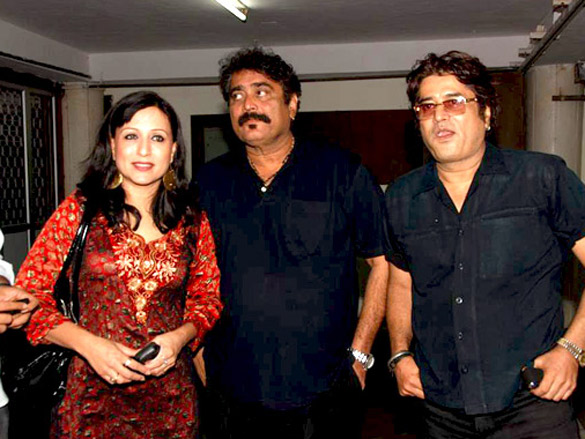 shakti kapoor and padmini at the play aasman se gire khajoor pe atke 6