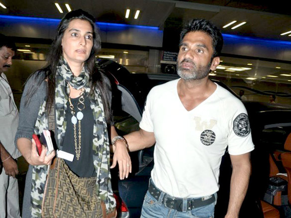 sunil shetty and imtiaz ali spotted at international airport 4