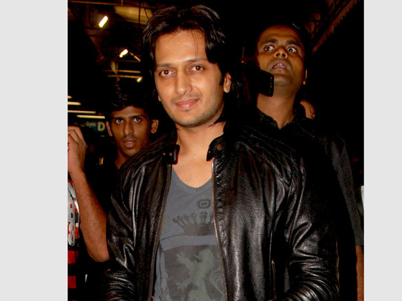 vivek lara ritesh and others leave for iifa 8
