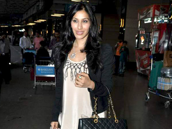 sanjay dutt and other stars leave for iifa sri lanka 11