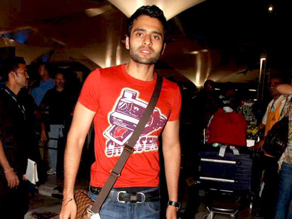 saif kareena bipasha kangna and sanjay dutt arrive back from iifa sri lanka 10