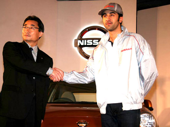 ranbir kapoor endorses nissan motors 4