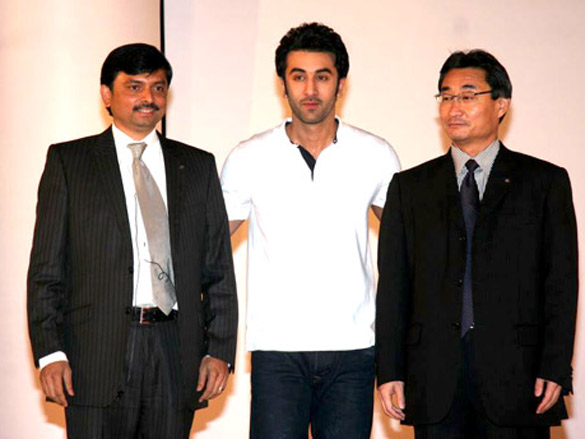 ranbir kapoor endorses nissan motors 5