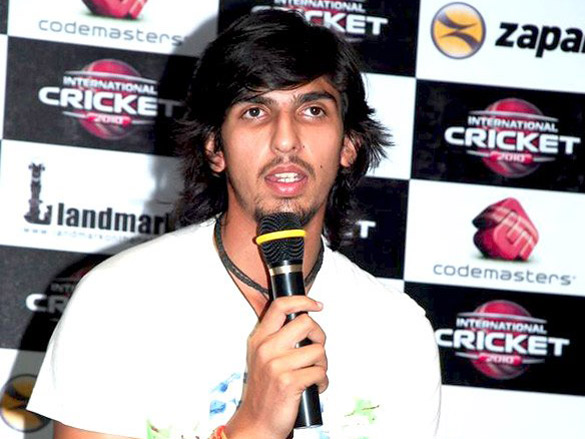 prachi desai and ishant sharma unveil zapak international cricket game 7