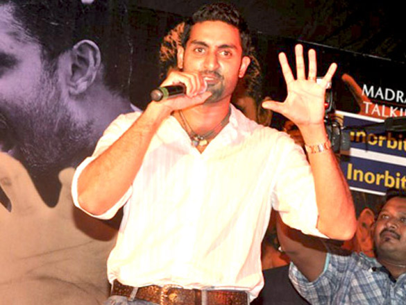 abhishek promotes raavan at inorbit mall 4
