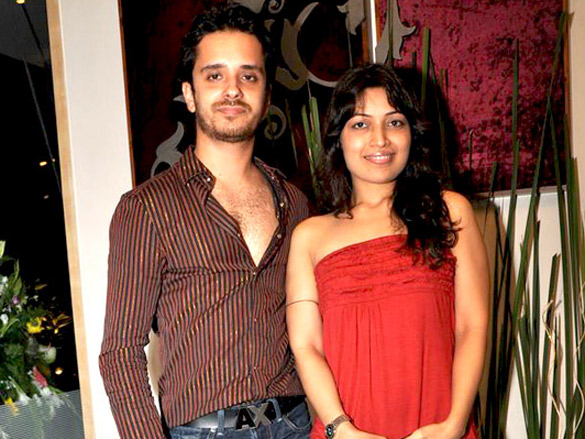 team of krantiveer the revolution at the launch of amboli bar and kitchen 8