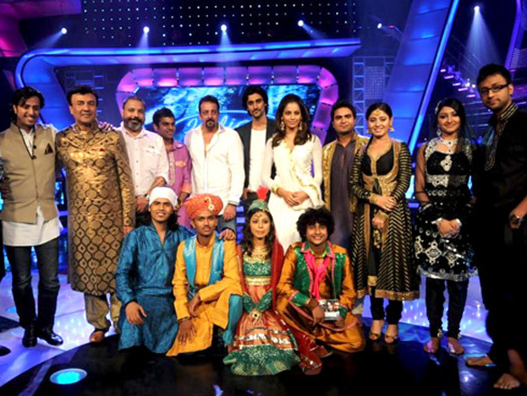 sanjay and bipasha promote lamhaa on indian idol 5 7