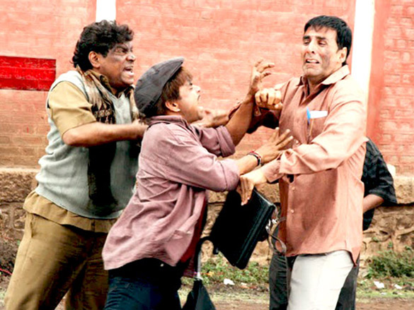 johny leverrajpal yadavakshay kumar