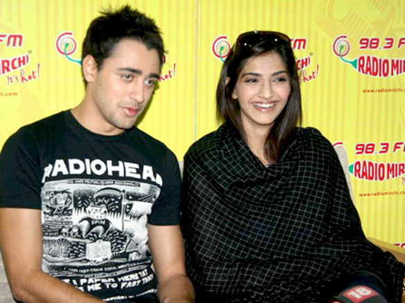 promotion of i hate luv storys at radio mirchi 98 3 fm 5