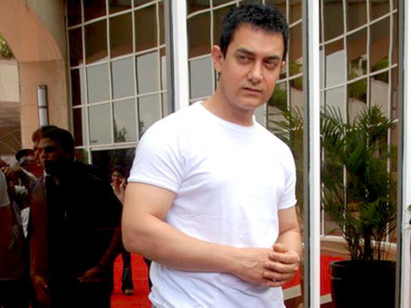 aamir khan unveils first promo of peeplilive 3