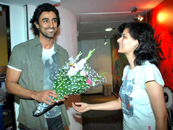 kunal kapoor promotes lamhaa on radio city 91 1 fm 9