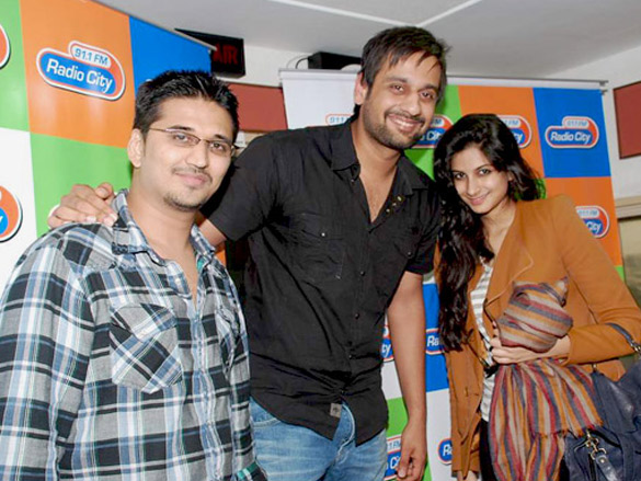 amit trivedi and rhea kapoor promote aisha at radio city 91 1 fm 2